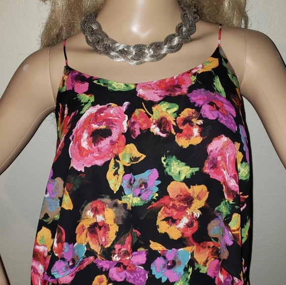 Floral Top - Picture 2 of 3